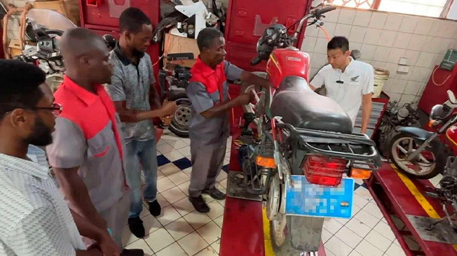 西アフリカのお客様により安全・安心なバイクライフを提供～二輪サービスメカニック育成プログラム～