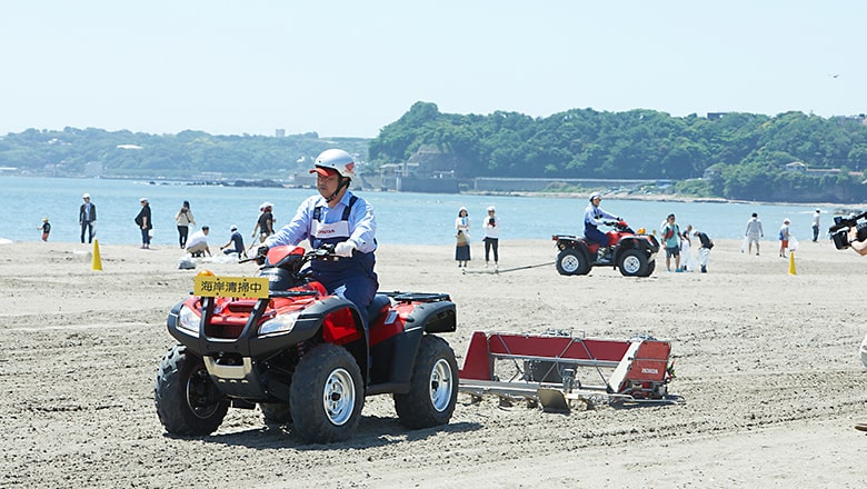 全国のHondaグループで展開する「Hondaビーチクリーン活動」