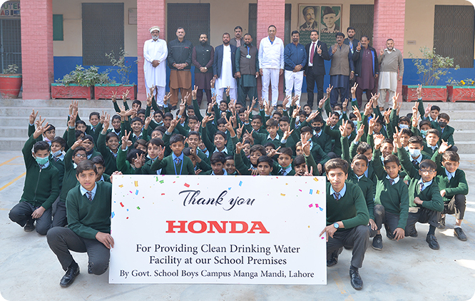 パキスタン：学校に貯水タンクを寄贈