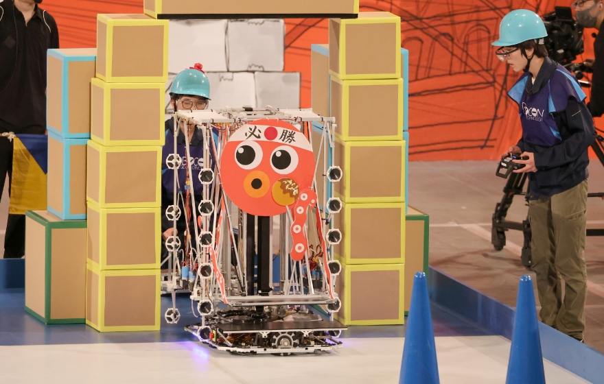 ゲートを高く、安定させて積み上げるために 技術と発想を凝らしながら、激しく競り合う！