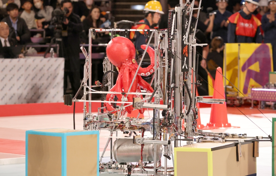 ゲートを高く、安定させて積み上げるために 技術と発想を凝らしながら、激しく競り合う！