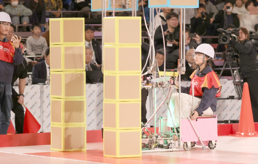 ゲートを高く、安定させて積み上げるために 技術と発想を凝らしながら、激しく競り合う！