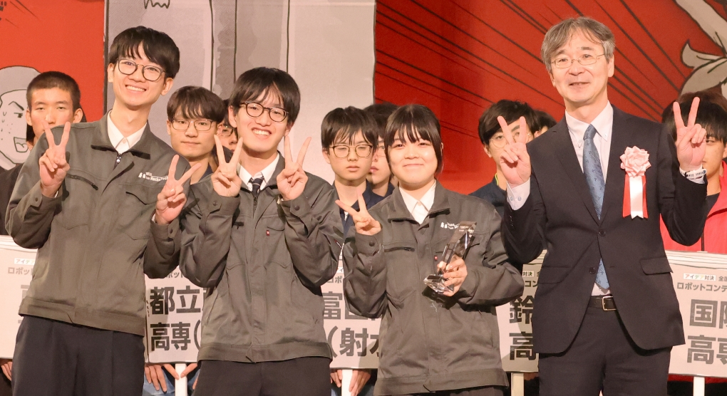 Honda賞受賞 富山高等専門学校（本郷キャンパス） 「カニメイト」カニらしい可愛い見た目と独自機能の両立を評価