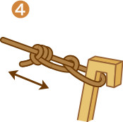 結び目をスライドさせてロープの張りを調整できます。