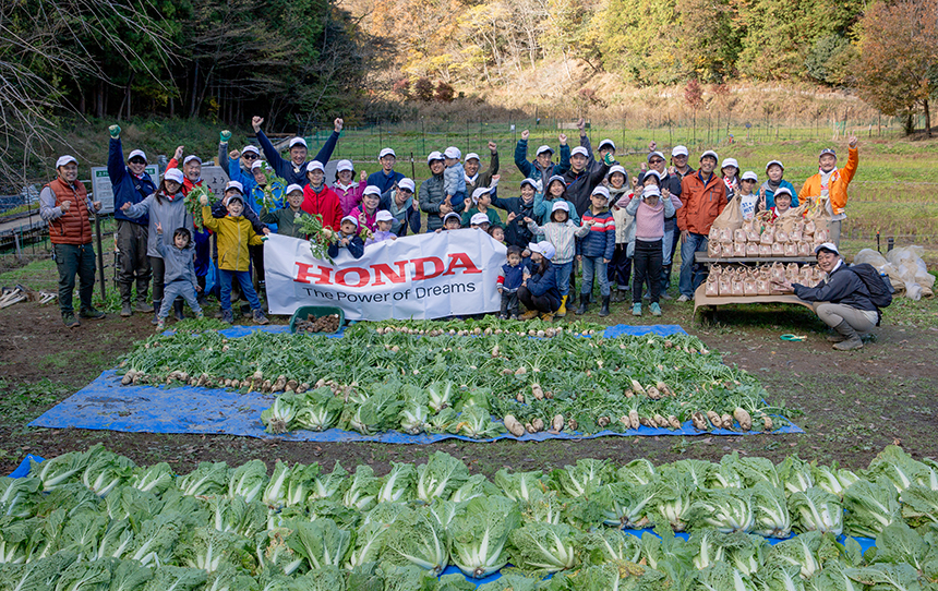 冬野菜の植付けと収穫を行い、子ども食堂に寄贈しました