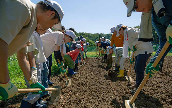 上川の里の棚田で田植えと水田管理を実施