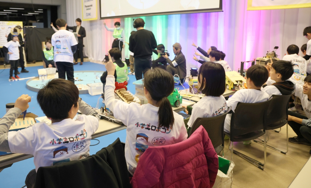 個性的なアイデアや工夫に満ちたロボットが登場チームワークや作戦も勝利のポイントに