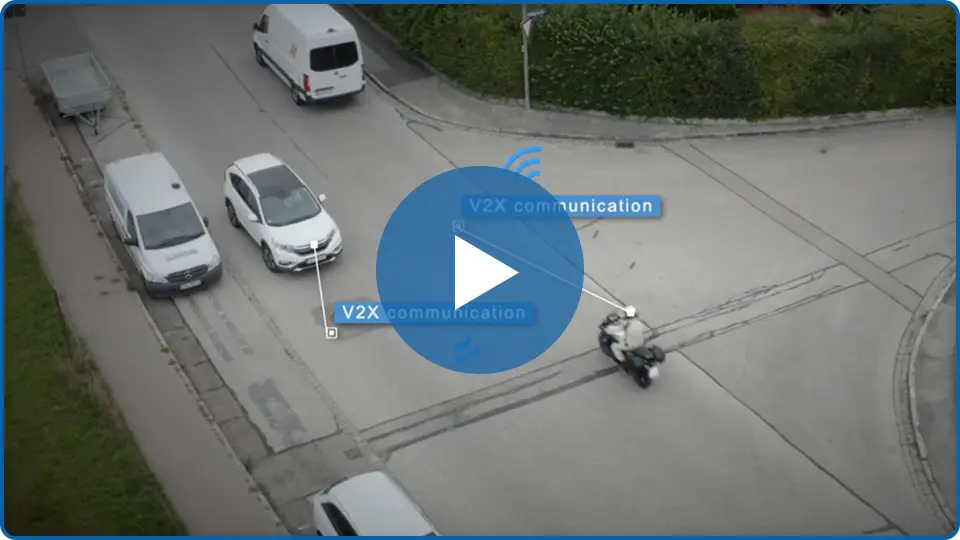 二輪車用C-ITS通信機の共同開発 video