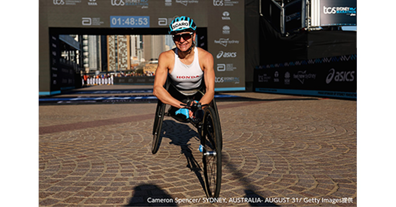 スザンナ・スカロニ選手がシドニーマラソンで優勝