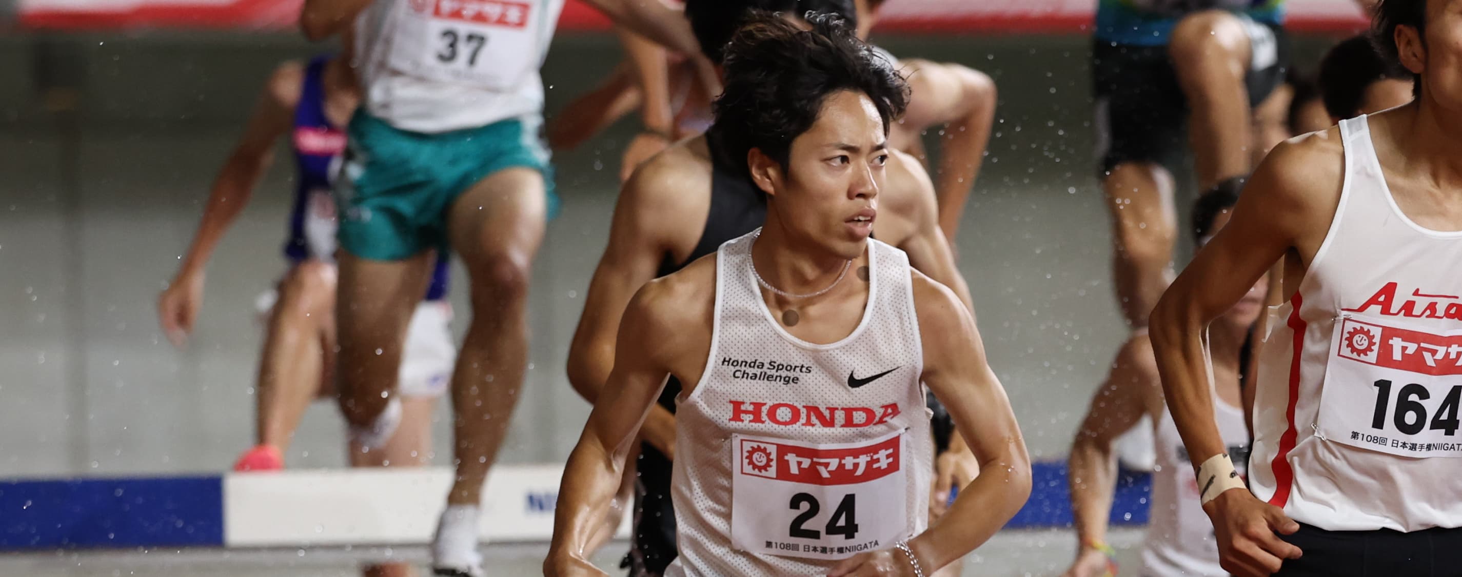 青木 涼真選手の画像