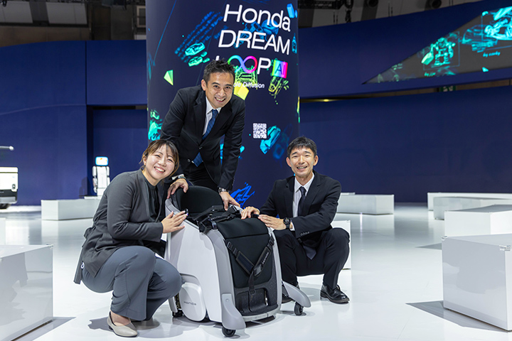 Japan Mobility Show 2023会場にてUNI-ONEとともに