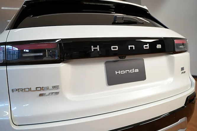 「Honda」と刻印されたリアエンド。これまで発売してきた量産車とは一線を画す存在として期待されている