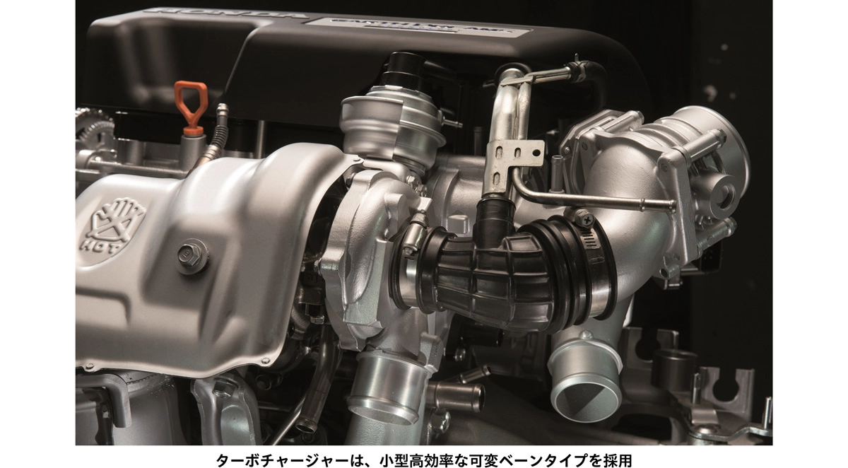 ターボチャージャーは、小型高効率な可変ベーンタイプを採用