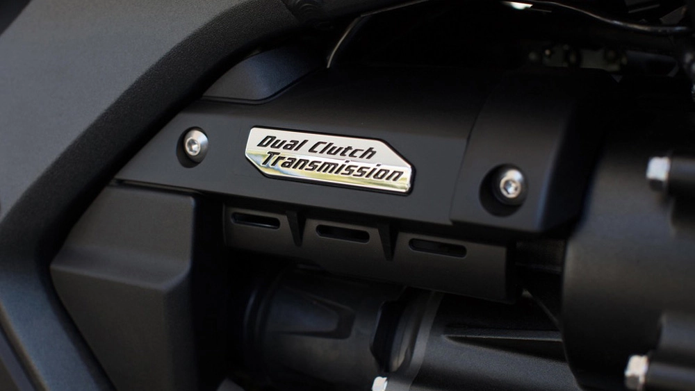 DCT（Dual Clutch Transmission）