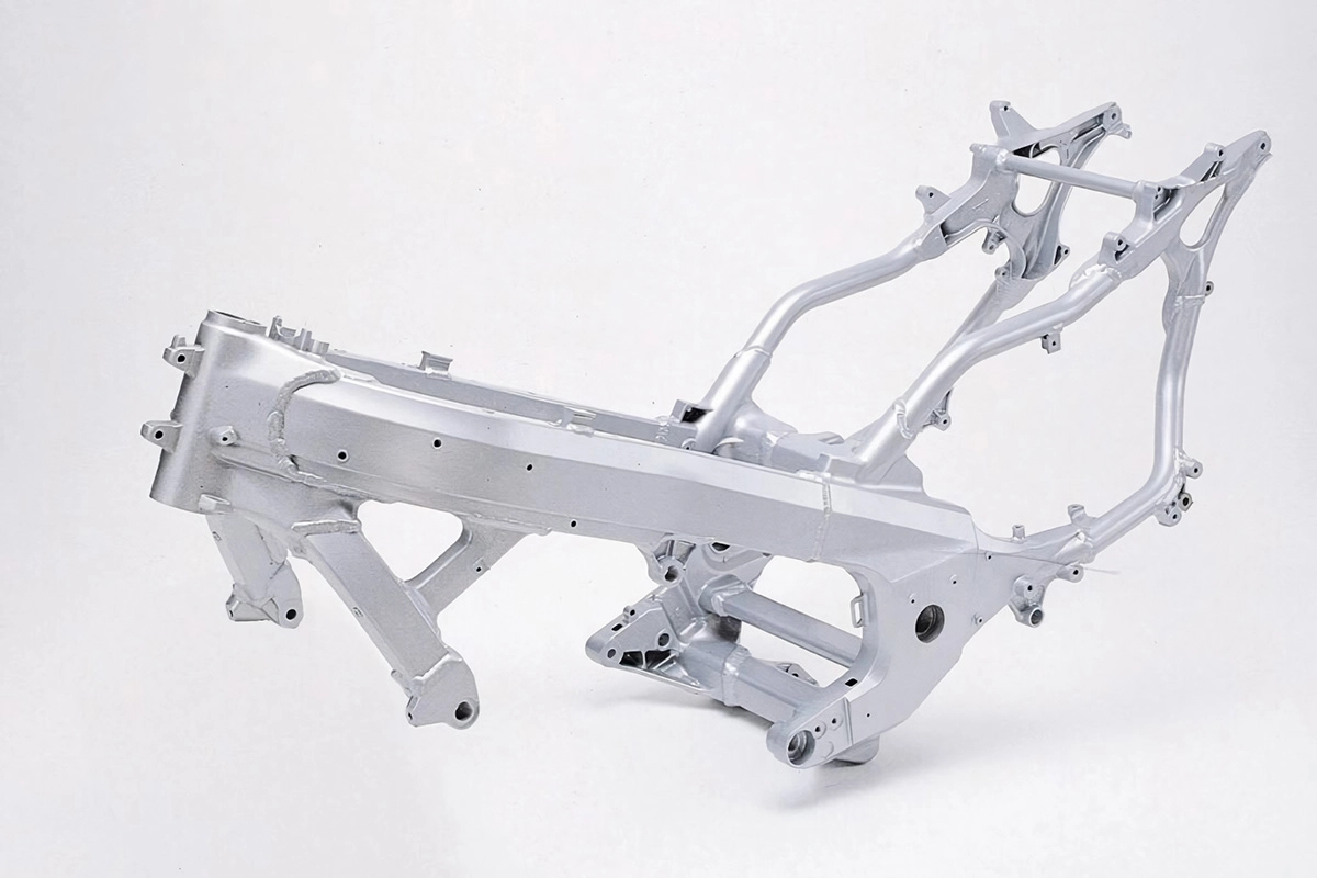 先代のアルミツインチューブフレーム