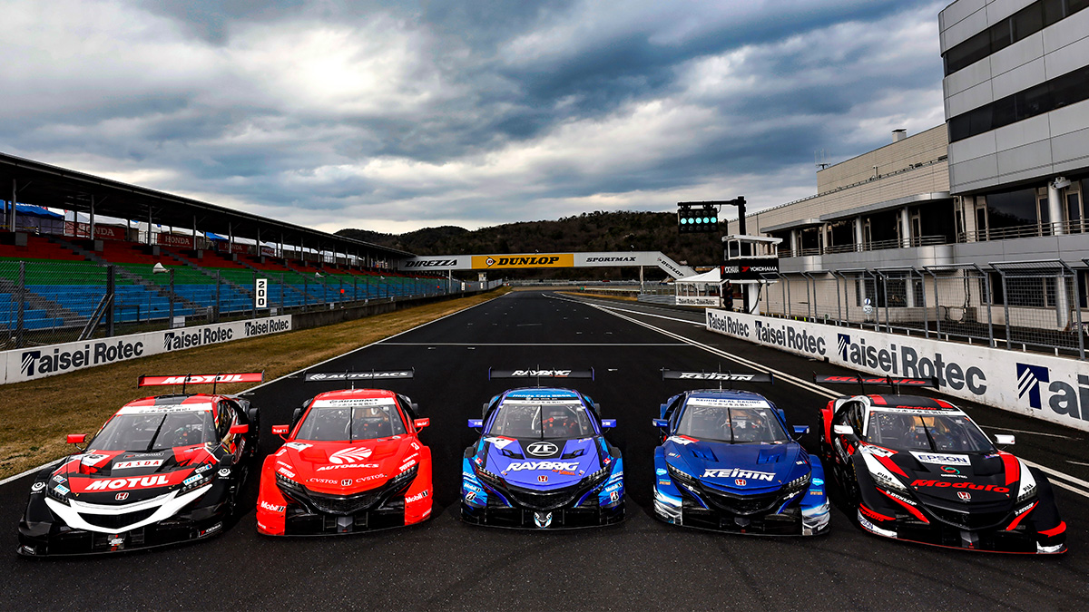 冷却・軽量化・低重心化・重量配分の最適化を進めた車体開発（SUPER GT 2014年〜2019年）