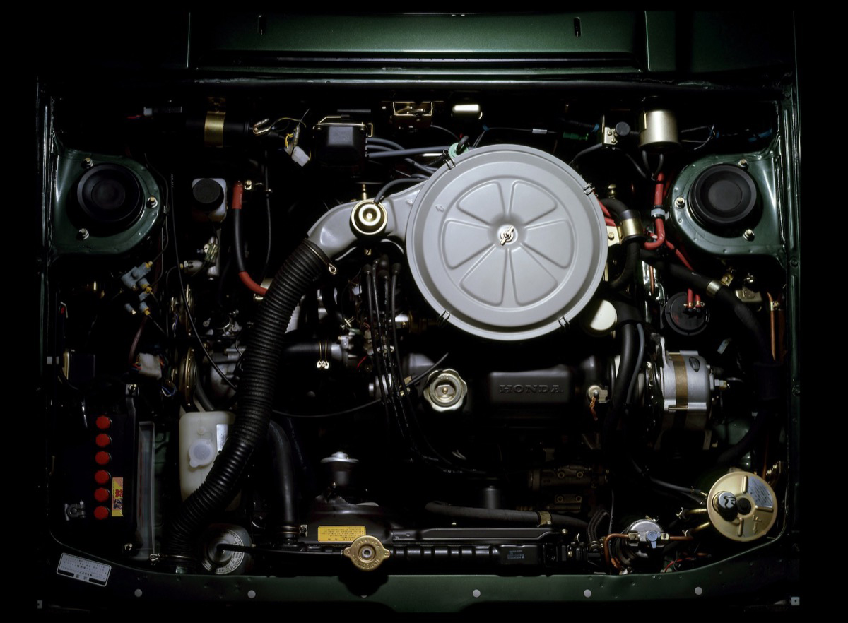 1978年には昭和53年規制に対応した1.8LのEK型エンジンを搭載