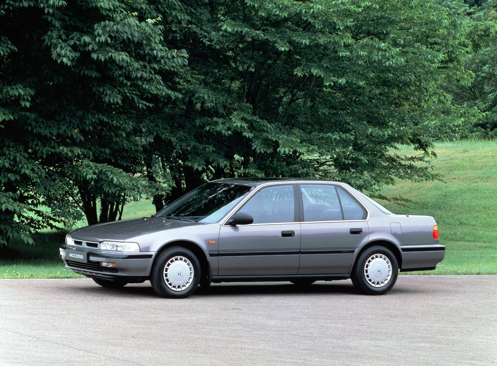 1989年にフルモデルチェンジを受けて4代目となったACCORD
