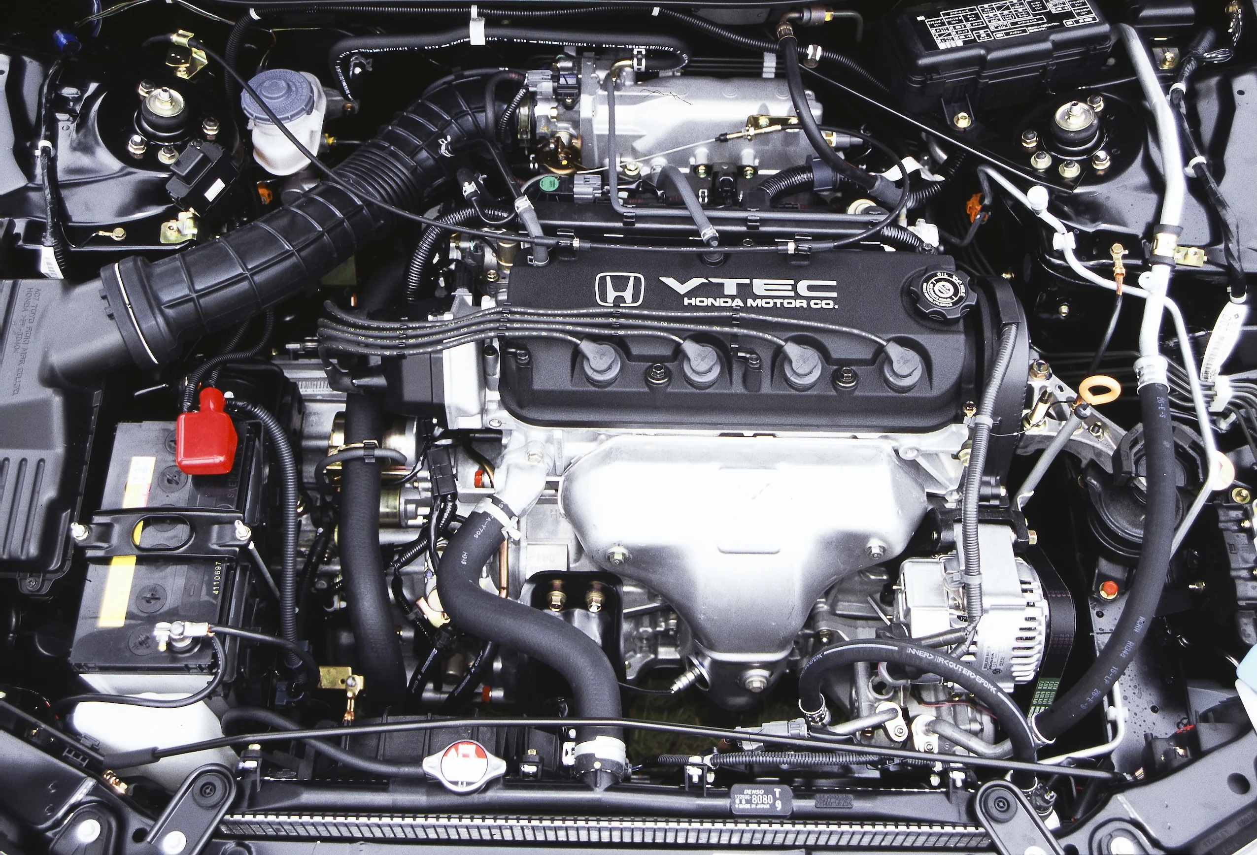 1.8L直列4気筒SOHC VTECである18B型エンジンは、1.8L自然吸気エンジンとしてトップレベルの最高出力と低燃費を達成