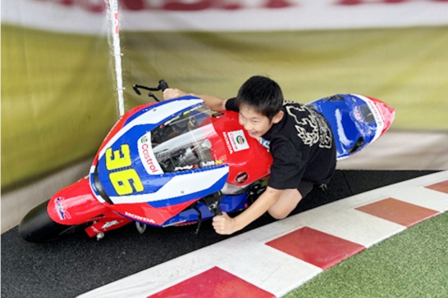 「なりきり！MotoGPライダー」コーナー