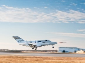 FAA-Conforming HondaJet achieves first flight with HF120 engine
